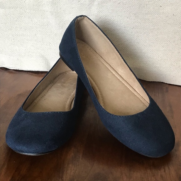 comfortable navy blue flats